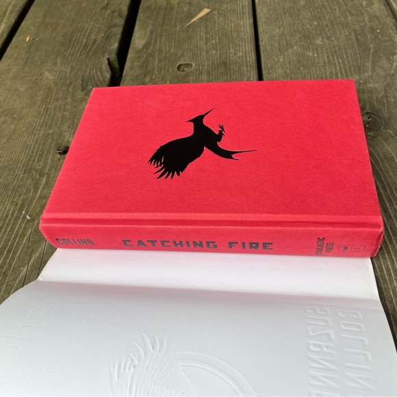 Catching Fire First Edition 2009 Hardcover Book By Suzanne Collins - Picture 7 of 14